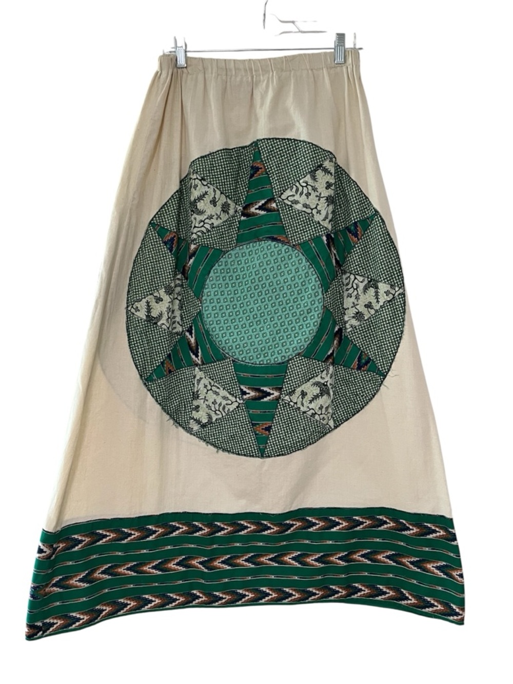 GLEN OF MICHAGAN VINTAGE Boho Cream Maxi Skirt with Green Patch Medallion